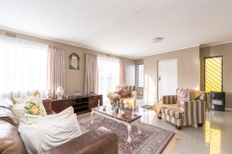3 Bedroom Property for Sale in Bothasig Western Cape